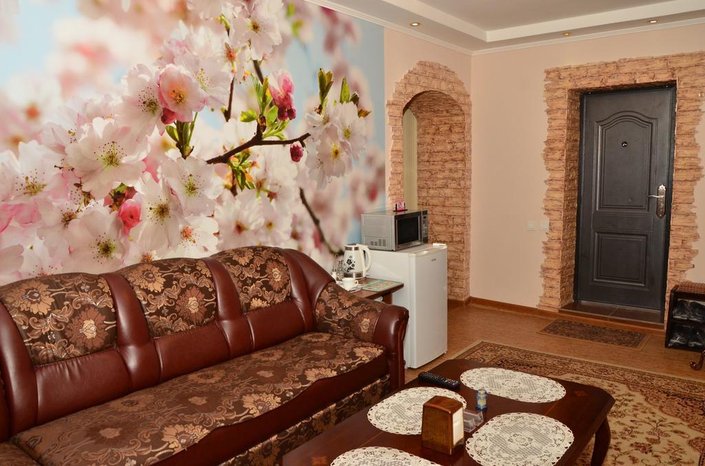 Guest House Domashniy Uyut Bischkek Exterior foto