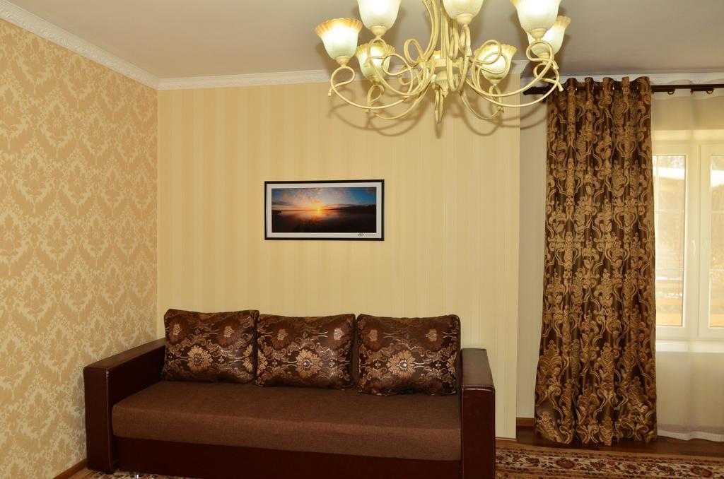 Guest House Domashniy Uyut Bischkek Exterior foto