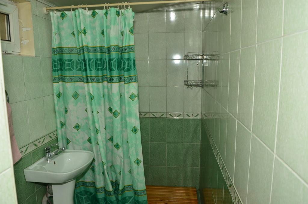 Guest House Domashniy Uyut Bischkek Exterior foto