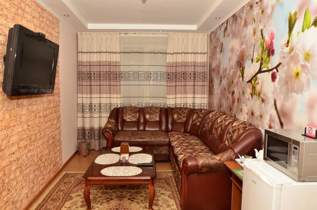 Guest House Domashniy Uyut Bischkek Exterior foto